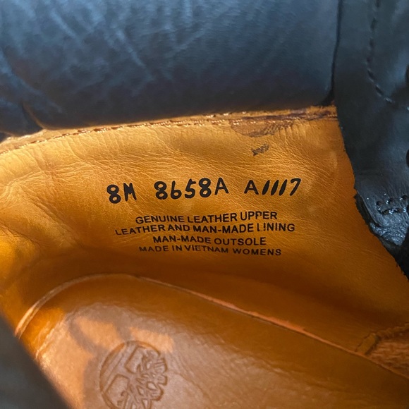 Timberland Women's 6 Inch Premium Waterproof Boots - Picture 7 of 9